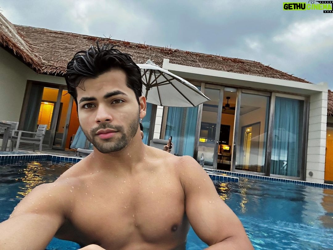 Siddharth Nigam Instagram - My fav place🏝️ ❤️ 🌊 #bluview #radissionbluresortmaldives @radissonbluresortmaldives @planmyleisure Radisson Blu Resort Maldives