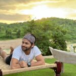 Siddharth Nigam Instagram - "Nothing is more beautiful than nature. The memories of the village came rushing back while lying down on the cot."✨❤️ #NatureNostalgia #RusticCharm #SiddharthNigam