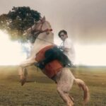 Siddharth Nigam Instagram - Horse Wheelie 🐎✨🔥Doing it for the first time🙈 Video edit- @_mr_andy._ #action #siddharthnigam #stuntriding #wheelie