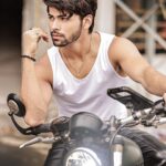 Siddharth Nigam Instagram - Don't look at the caption look at me✨😌 🏍️ 📸: @amitkhannaphotography #bikelife