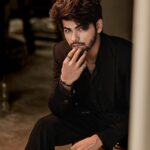 Siddharth Nigam Instagram – Write a caption for this picture 🙌🏻✨🔥
📸 : @amitkhannaphotography 
Hair stylist- @yash_hair7682
