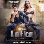 Siddharth Nigam Instagram - Get grooving🪩 #Latka is now yours!! Out Now on @tips official Youtube Channel!✨🤗❤️ @kumartaurani Featuring: @zaarayesmin & @thesiddharthnigam Singer: @amitprakashmishra & @shilpasurroch Lyricist: #UbaidTaj Music Composer: @therealemotionsofficial @aakashrijia Directed by: @therealemotionsofficial #TheMustHaveHits