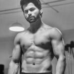 Siddharth Nigam Instagram - Big Boy🤭🔥! Here's your Monday motivation. And how did you like the teaser of #TeriAadat2? #mondaymotivation #gains