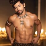 Siddharth Nigam Instagram - Golden✨🤩 🍯 - - Concept and Styling @nagma_the_fashion_hub @designersneha1 - Designer @designer_divyaa - Shoes @Mufa_shoes - Photographers @Prashantsamtani - Hair makeup @yash_hair7682 @chetanmakeup