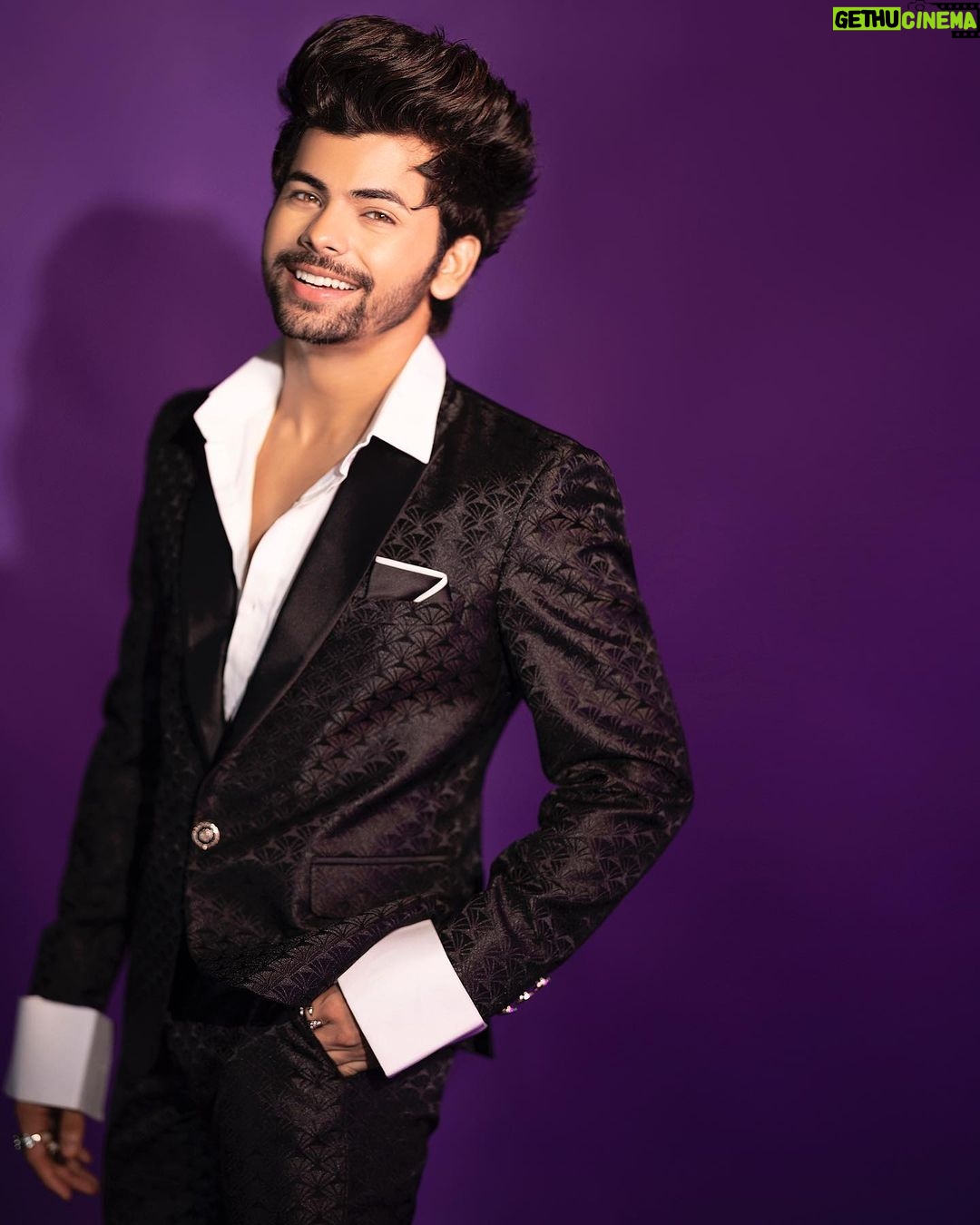 Siddharth Nigam Instagram - Embracing Vintage Vibes 🕺🔮 Bringing Back the Bellbottoms in Style! 🖤🪄#TimelessElegance #RetroRevival #FashionForward" . Concept and Styling @nagma_the_fashion_hub @designersneha1 Designer @nimrahscloset Shoes @mufa_shoes . Photographers @Prashantsamtani . Hair makeup- @chetanmakeup - @yash_hair7682 Studio- @s3.mumbai