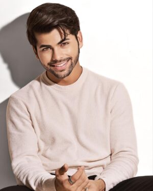 Siddharth Nigam Instagram - Presenting my refreshed profile picture exclusively for my Instagram fam! ✨📸
Captured by-: @amitkhannaphotography