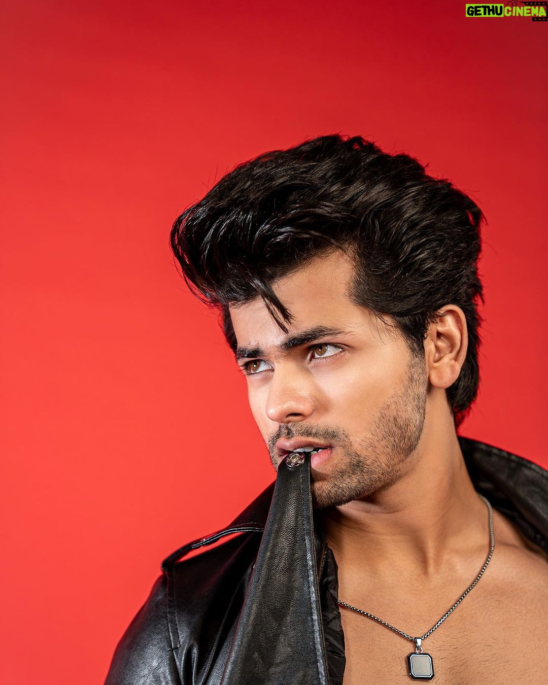 Siddharth Nigam Instagram - Allow me to reintroduce myself ✨ Credits - @that.nikhill outfit deets - @vrpfashions @mufa_shoes @asukacouture @style_by_aniq Jeans- @3eleven.in Thank you @deepakkalra for giving this it's amazing✨