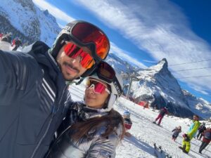 Sidharth Malhotra Instagram - 2023 - so much to be grateful for ❤️🙏🏼 2024 - coming for you baby 😍🤩 H A P P Y N E W Y E A R 🤗🎉💫 PS:- he loves kala chashma so much , we had 4 🤷‍♀️