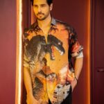 Sidharth Malhotra Instagram – Life is better in colour.

Styled by @mayurinivekar
Photography by @aj_naik_