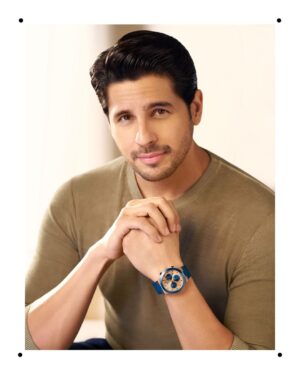 Sidharth Malhotra Instagram - Style that Transcends time 
#MovadoIndia #AlwaysinMotion
Featuring #MovadoBoldFusion 3601139