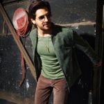 Sidharth Malhotra Instagram – Moods of Kabir Malik. 💪

Styled by: @the.vainglorious
Makeup: @rizvan02 
Hair: @ali19rizvi 
Photographer: @kunalgupta91