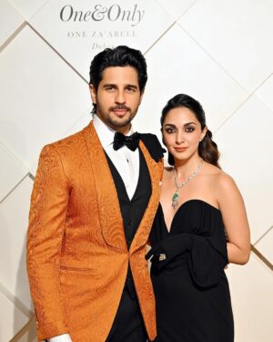 Sidharth Malhotra Instagram - Everywhere together, the One and Only by my side. 🤗

@ooonezaabeel @spheredubai @ooresorts @bottomlinemedia