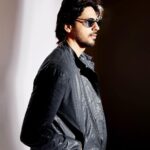 Sidharth Malhotra Instagram - Climate cool, jacket rule. 😎 Styled by: @the.vainglorious Makeup: @rizvan02 Hair: @ali19rizvi Photographer: @mohitvaru