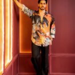 Sidharth Malhotra Instagram – Life is better in colour.

Styled by @mayurinivekar
Photography by @aj_naik_