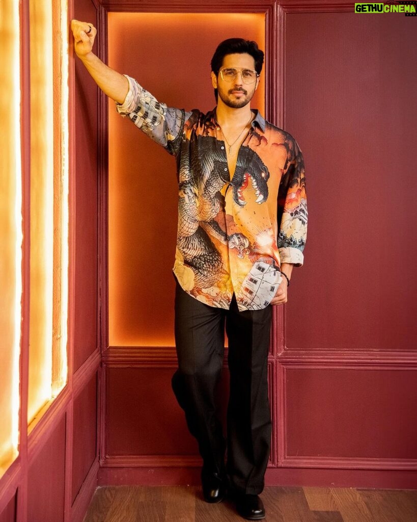 Sidharth Malhotra Instagram - Life is better in colour. Styled by @mayurinivekar Photography by @aj_naik_