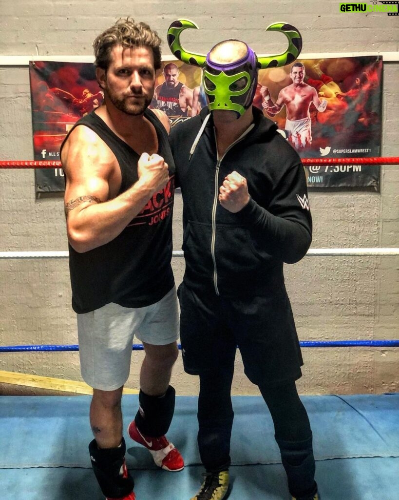 Simon Musk Instagram - Had the pleasure of heading down to the All Star Wrestling School tonight and doing some training with Dean Allmark and his class. It’s no surprise how highly regarded Dean is in this job, and it’s always great to tune up things or work on new stuff. #wwe #ligero #deanallmark #nxtuk #nxt #wrestling #training #allstarwrestling #professionalathlete
