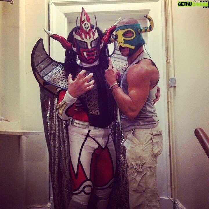 Simon Musk Instagram - I was never lucky enough to step into the ring with him, but being around him, watching him live and being able to get feedback from him on a couple of my own matches was an honour. One of the greatest performers in the history of professional wrestling. An icon. #ThankYouLiger