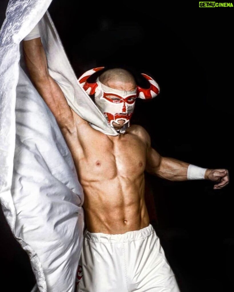 Simon Musk Instagram - Throwback Thursday: Pretending to be a spooky ghost wrapped in pleather and cloth, 2010 👻 #wwe #ligero #nxtuk #nxt #wrestling #throwbackthursday #tbt #ghost #spookyghost #didyouseethespookyghost