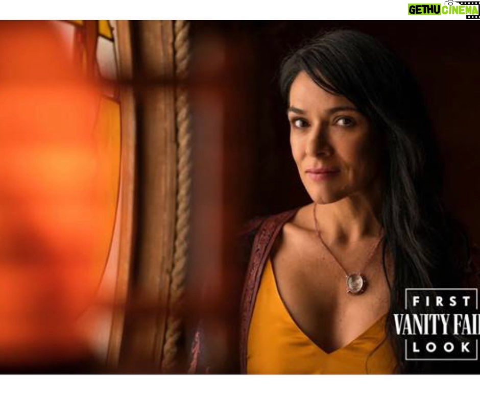 Simone Kessell Instagram - ‘Please join us, all welcome’ 🙏🏽 Thanks @vanityfair #lottiematthews #yellowjackets @shoyellowjackets #vanityfair #antlerqueen