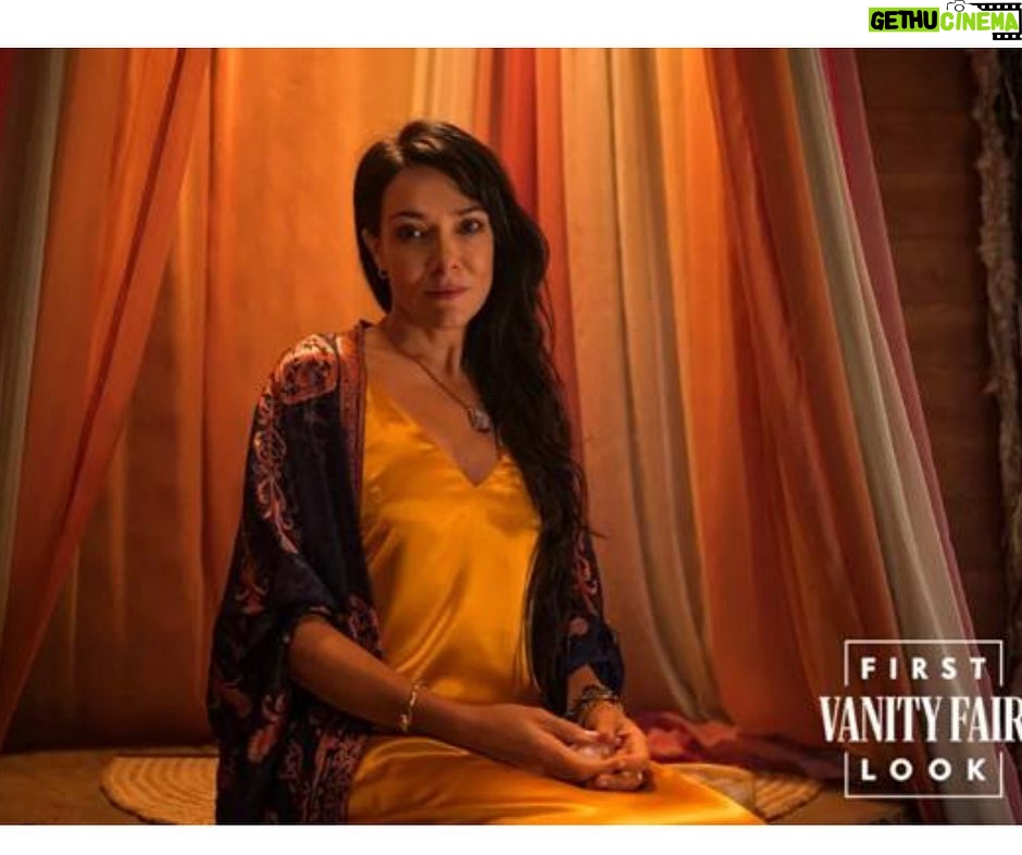 Simone Kessell Instagram - ‘Please join us, all welcome’ 🙏🏽 Thanks @vanityfair #lottiematthews #yellowjackets @shoyellowjackets #vanityfair #antlerqueen