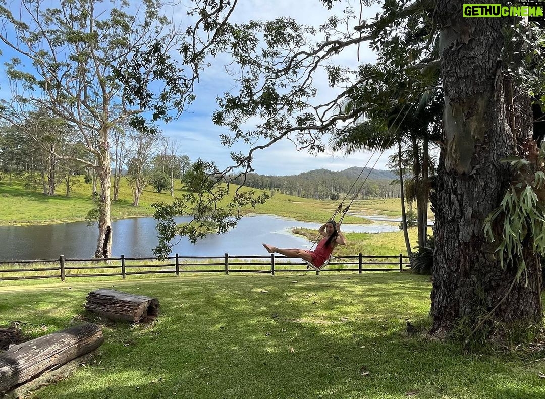 Simone Kessell Instagram - Swinging into Xmas 💘 Gods Country