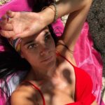 Simone Kessell Instagram - When I start to question or overthink the ignorant, racist mindsets of people it crushes and overwhelms me. The political and social climate of the world right now can all become too much. So I try to tap back into my truth, my values and to read more, to research, donate to organizations that help these causes. Because being shocked doesn’t do much. Liking a post isn’t enough, hoping next time that’s not the result doesn’t change things... Wishing you all a lovely week ahead 🌿