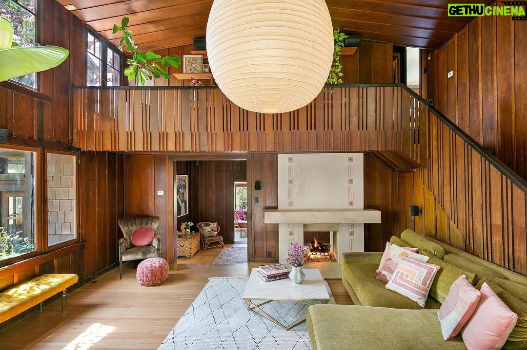 Simone Kessell Instagram - My beautiful treehouse 🤎