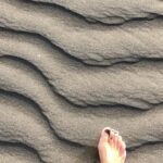 Simone Kessell Instagram - Isn’t she beautiful Mother Nature 🌏 Take the time to walk bare feet, take the time to be in nature, take the time to be kind and care about what really matters 🙏🏽♥️ #happyearthday #aotearoa #newzealand
