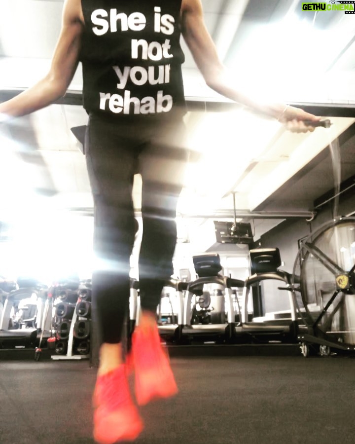 Simone Kessell Instagram - 💪🏽Supporting all #wahine this Xmas @womensrefugenz @sheisnotyourrehab or any local charity that you can. 🙏🏽 Les Mills Auckland City
