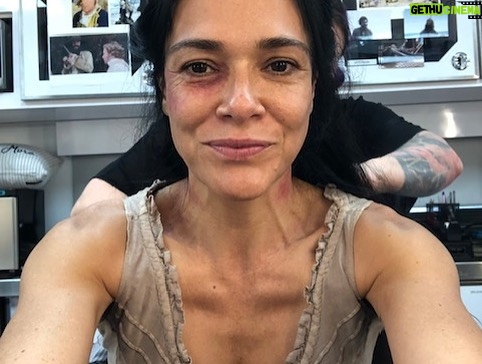 Simone Kessell Instagram - Blackbeards 🏴☠️Mum or maybe more bar wench…#ourflagmeansdeath @ourflaghbomax @taikawaititi