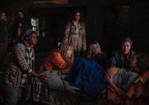 Simone Kessell Instagram - Episode 206 of @yellowjackets holy fuck 😱 I am crushing on my young cast right now ❣️I am so proud to be a part of this mighty ensemble! You are all brilliant and heartbreaking. The writing and direction is superb. Wow.  @lizfgarbus 🙏🏽 #yellowjackets🐝