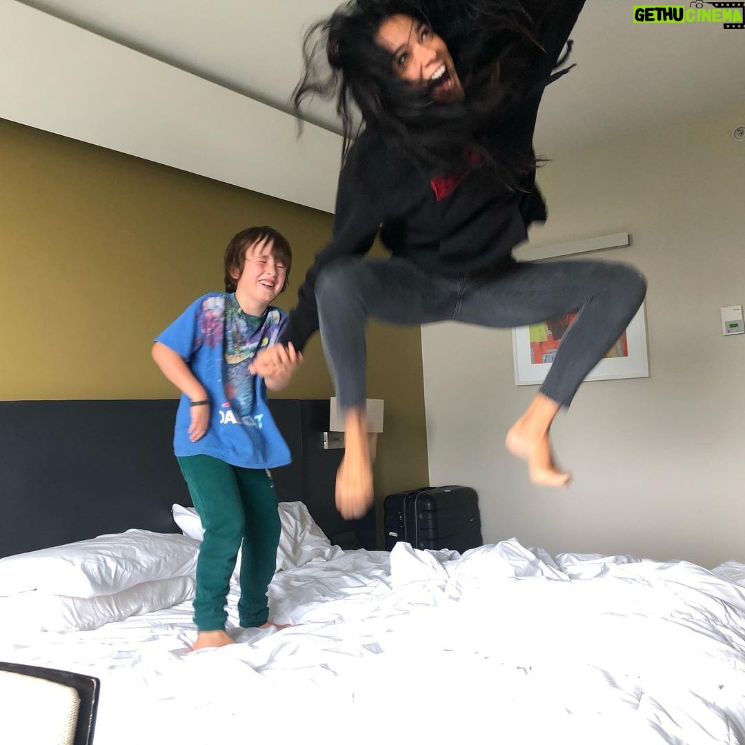Simone Kessell Instagram - How’s quarantine going? Day 9 🤪 Aotearoa