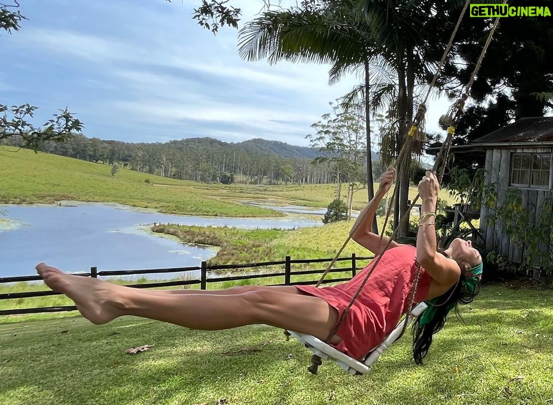 Simone Kessell Instagram - Swinging into Xmas 💘 Gods Country