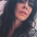 Simone Kessell Instagram - I fell down the stairs in selfie mode 🦓hair by @troysbrennan jumpsuit #vinnies ❣️