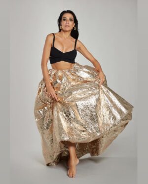Simone Kessell Instagram - Gold ✨
Always believe in your soul
You've got the power to know
You're indestructible
Always believe in…
@zimmermann @jbookallil @jdos___
