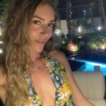 Sinem Kobal Instagram - 🔮💋