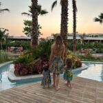 Sinem Kobal Instagram - Yaz 🌸🫠♥️ sürprizli 🥰 #ailealbümü Regnum Carya