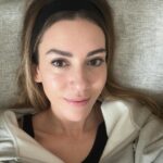 Sinem Kobal Instagram - 🌻 öyle