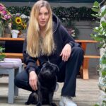 Sinem Kobal Instagram - Lalin uyurken ❣️👧🐶 mom&brother #1.hafta