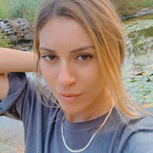 Sinem Kobal Instagram - One fine day 🌾🌷🕸♥️