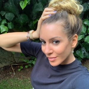 Sinem Kobal Instagram - 💜