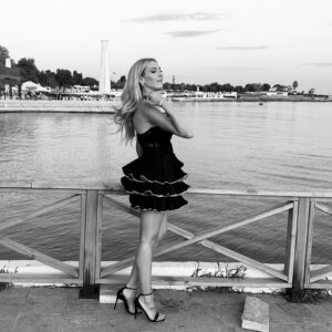 Sinem Kobal Instagram - Nite nite 🌙 #tbt🔙