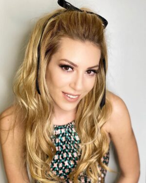 Sinem Kobal Instagram - #tb 🌼