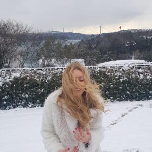 Sinem Kobal Instagram - ⛄️
