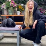 Sinem Kobal Instagram - Lalin uyurken ❣️👧🐶 mom&brother #1.hafta