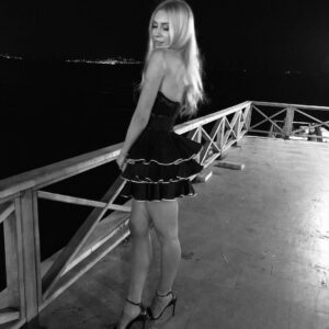 Sinem Kobal Instagram - Nite nite 🌙 #tbt🔙