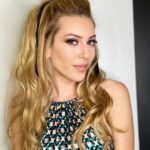 Sinem Kobal Instagram - 70’s 🍩🥳