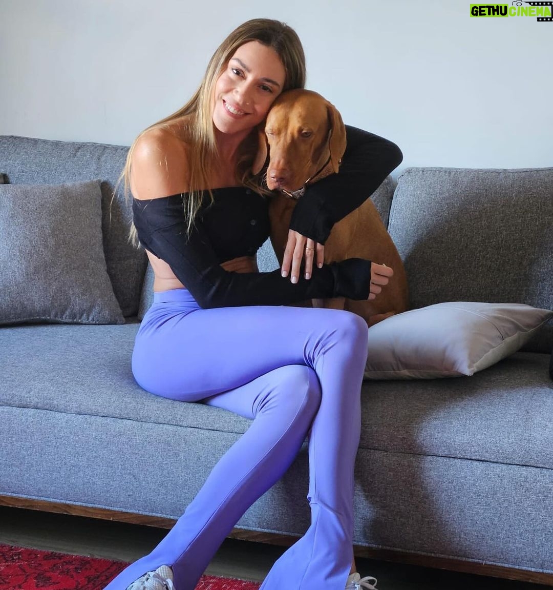Sinem Kobal Instagram - Bay rocco 😍 📸 @damlasenbark