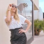 Sinem Kobal Instagram - 💫Deichmann X Sinem Kobal 💫 reklam filmimiz yayında 🥳 Şahane bir koleksiyonla şahane bir yaz geçirmeniz dileğimle .. Emeği geçen herkese sonsuz teşekkürler.. @deichmann_tr #ayakkabıtutkum #deichmann