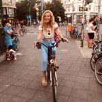 Sinem Kobal Instagram - Güzel günler göreceğiz çocuklar Motorları maviliklere süreceğiz #tb 🌸🙏